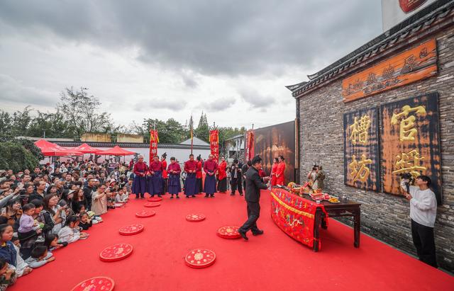 pg电子试玩模式浙江嘉兴：百年酒厂开启黄酒冬酿(图3)